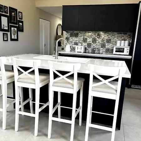 Cannon's Barn * Killultan