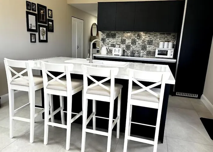 Cannon's Barn * Killultan